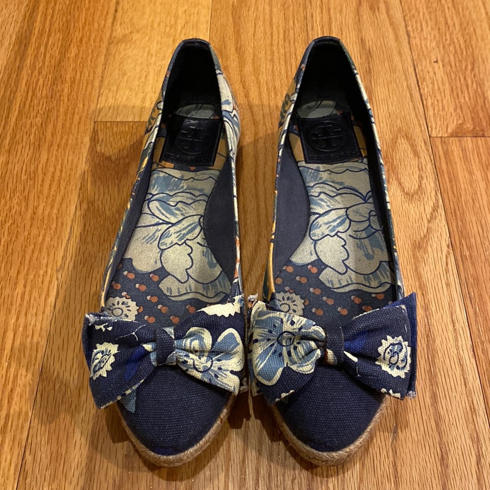 Tory Burch Floral Tasmin Espadrille Flat size 8